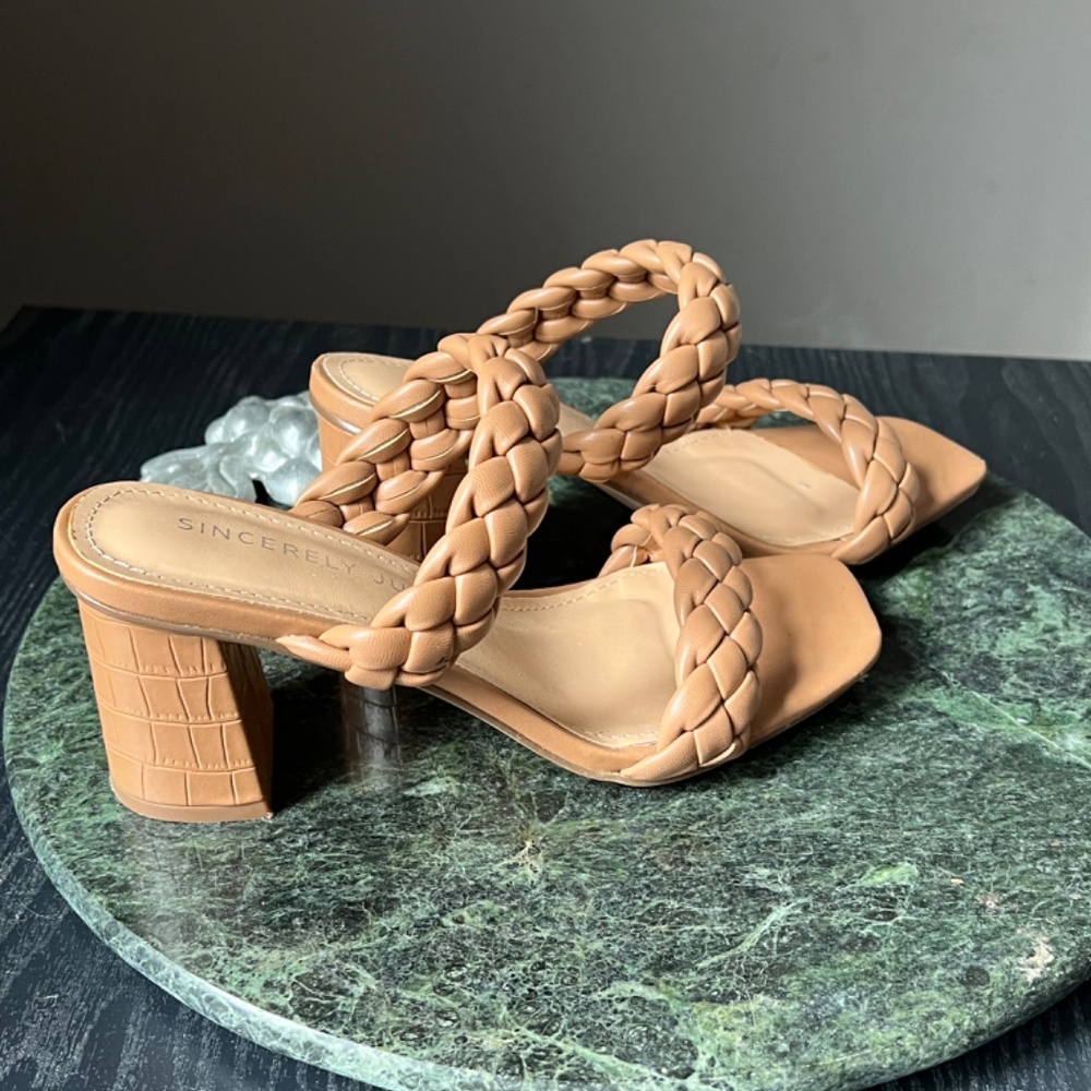 LAST CHANCE Sincerely Jules Braided block heel with croc embossing